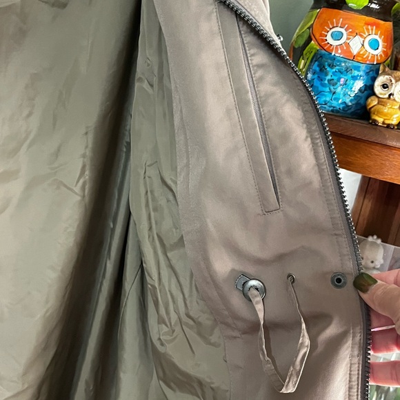 Women’s L.L.Bean Trench Coat Size Large - Picture 8 of 9